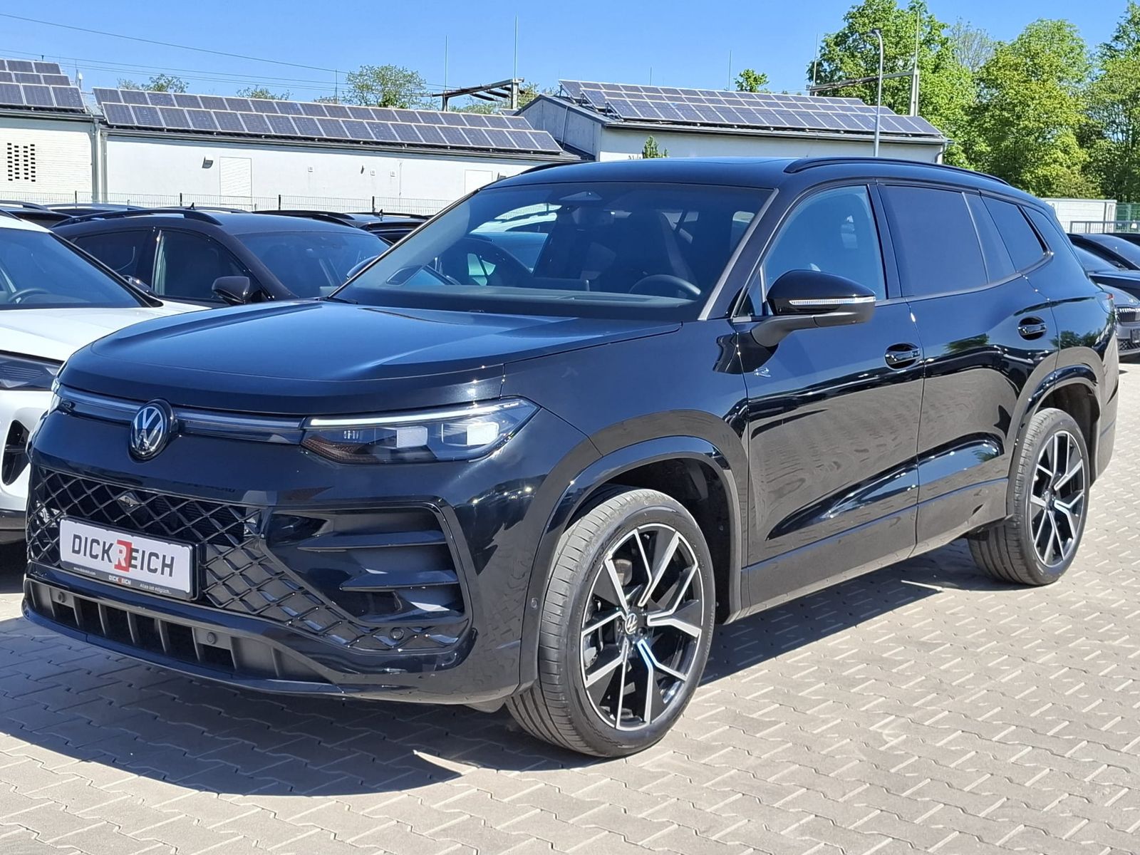 Fahrzeugabbildung Volkswagen Tayron 2.0 TDI 4M R-Line BLACK*7Si*MATRIX*PANO