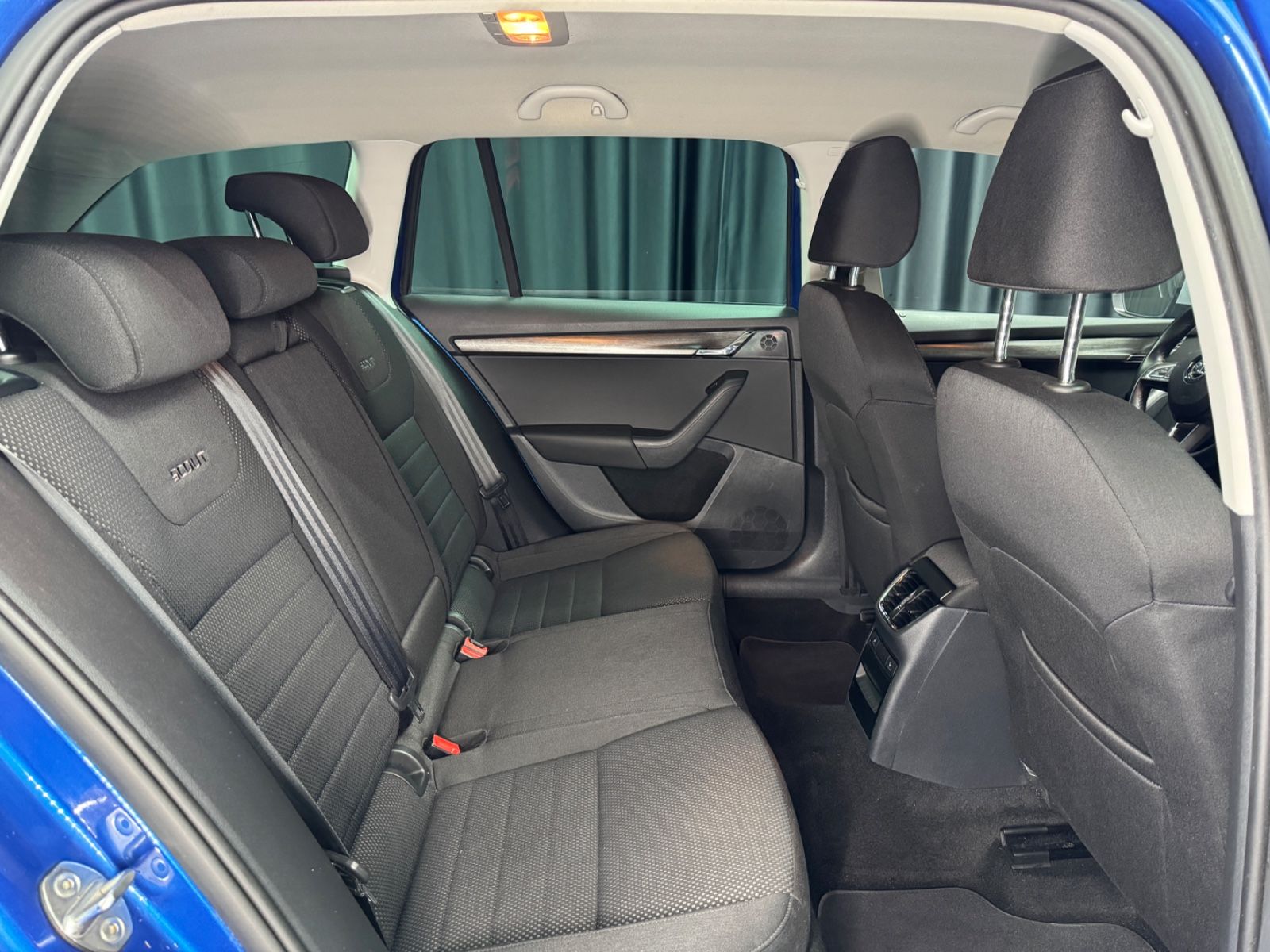 Fahrzeugabbildung SKODA Octavia Combi Scout 4x4|NAVI|XENON|CANTON|