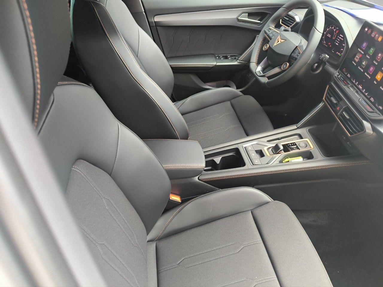 Fahrzeugabbildung CUPRA Formentor 1.5 e-TSI DSG Anhängerkupplung