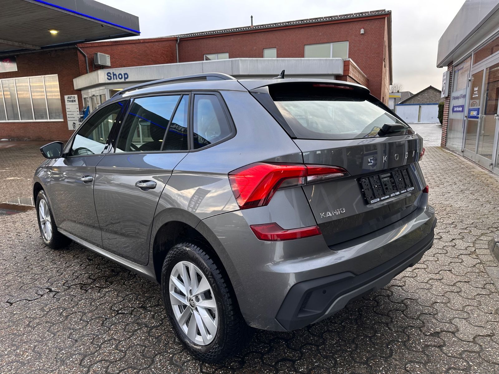 Fahrzeugabbildung SKODA Kamiq Selection 1.0 TSI DSG LED/PDC/APP/GRA