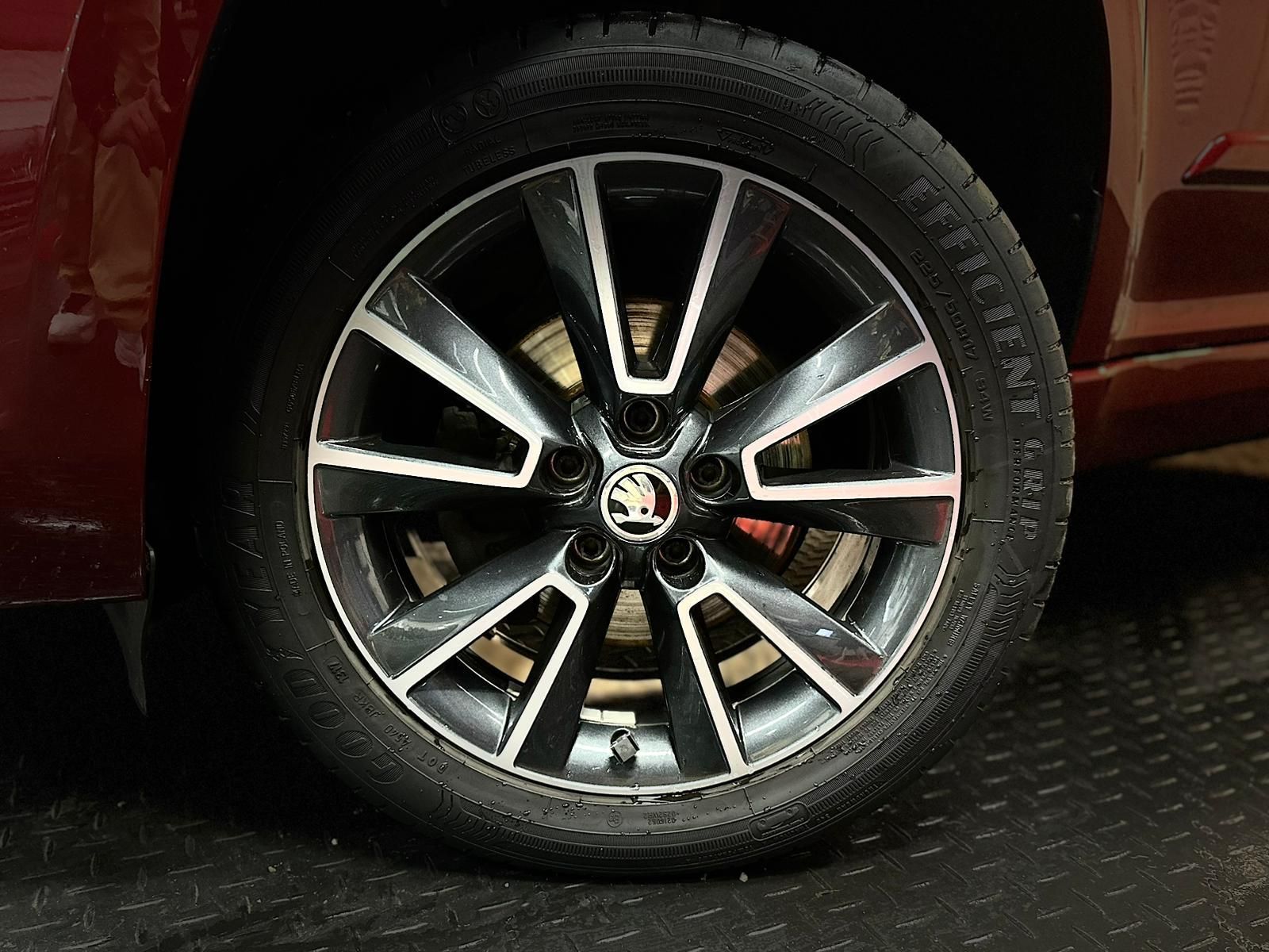 SKODA Yeti 2.0TDI DRIVE 4x4* XENON#SHZ#TEMPO#PDC#KLIMA - Image 9