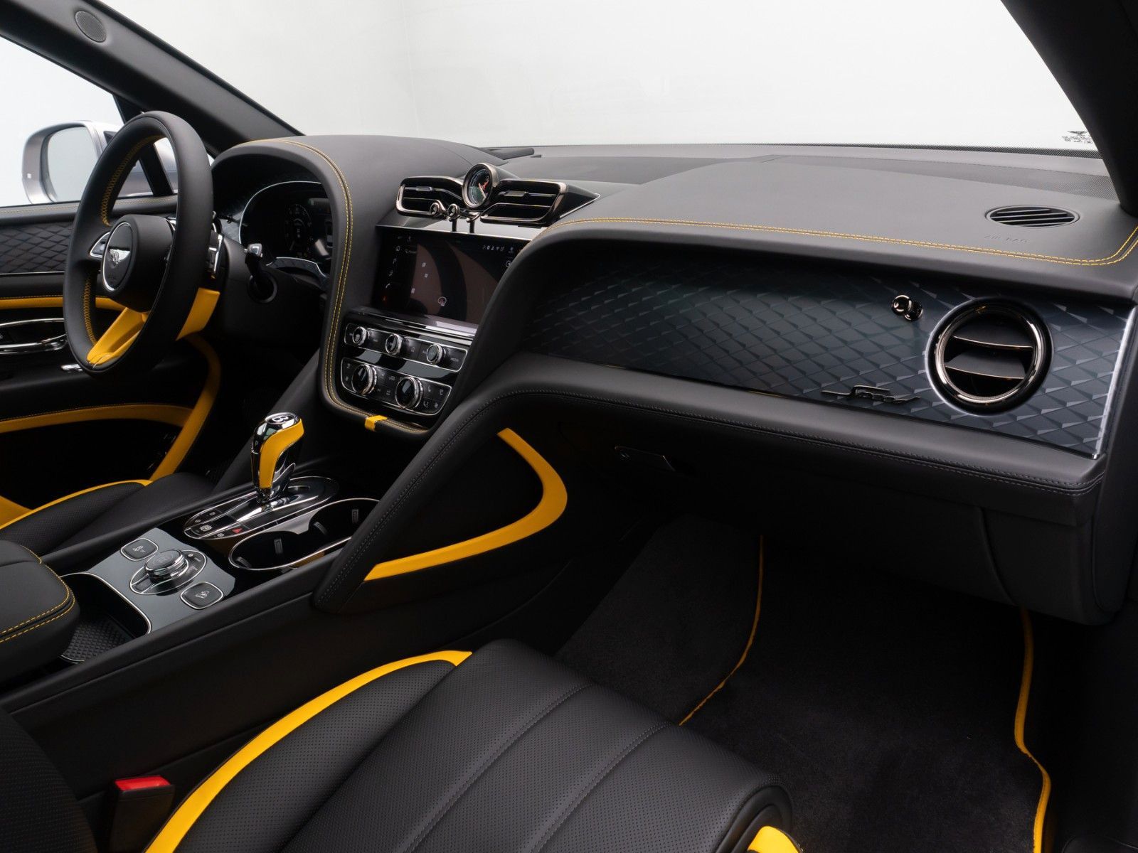 Fahrzeugabbildung Bentley Bentayga 4.0 V8 Speed Individual Carbon MegaVoll