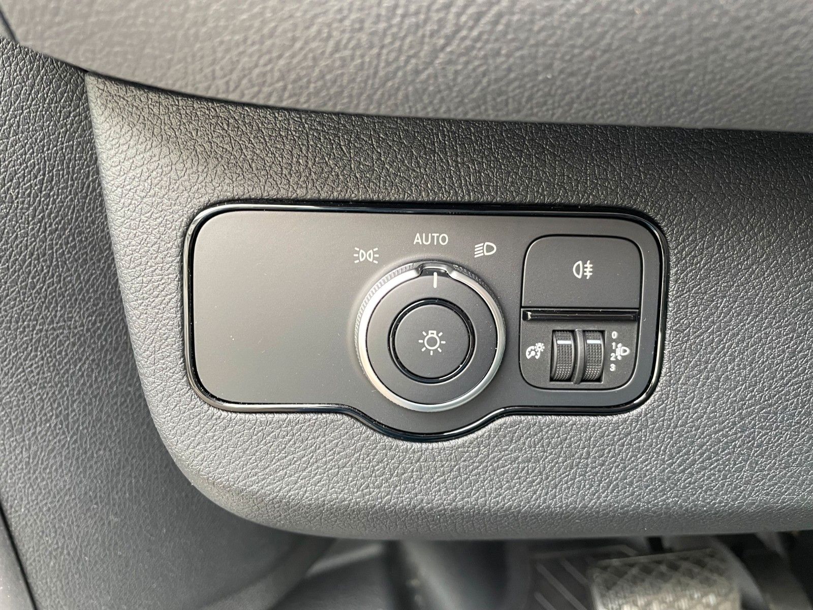 Fahrzeugabbildung Mercedes-Benz Sprinter 317 CDI 9G 3665 Klima