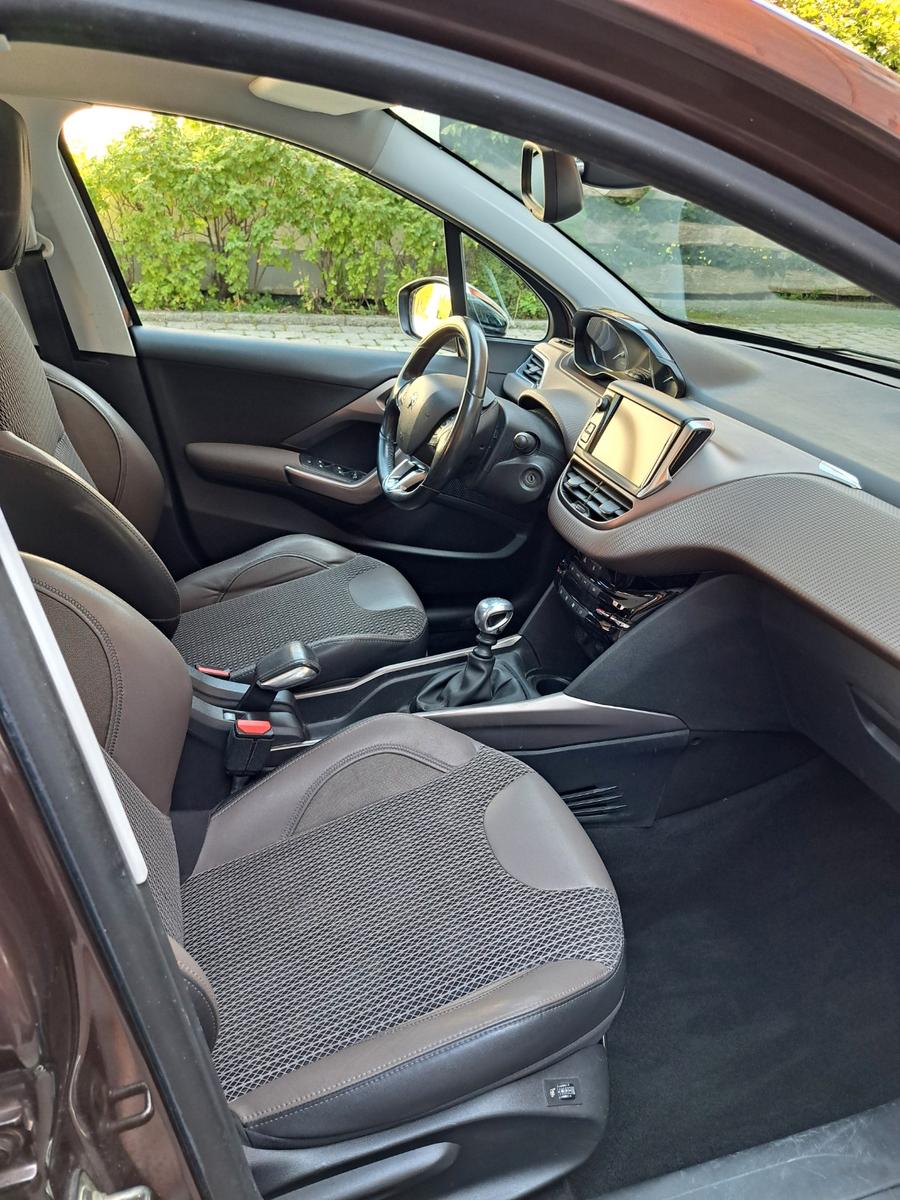 Peugeot 2008 Allure BlueHDi 100 STOP & START Allure