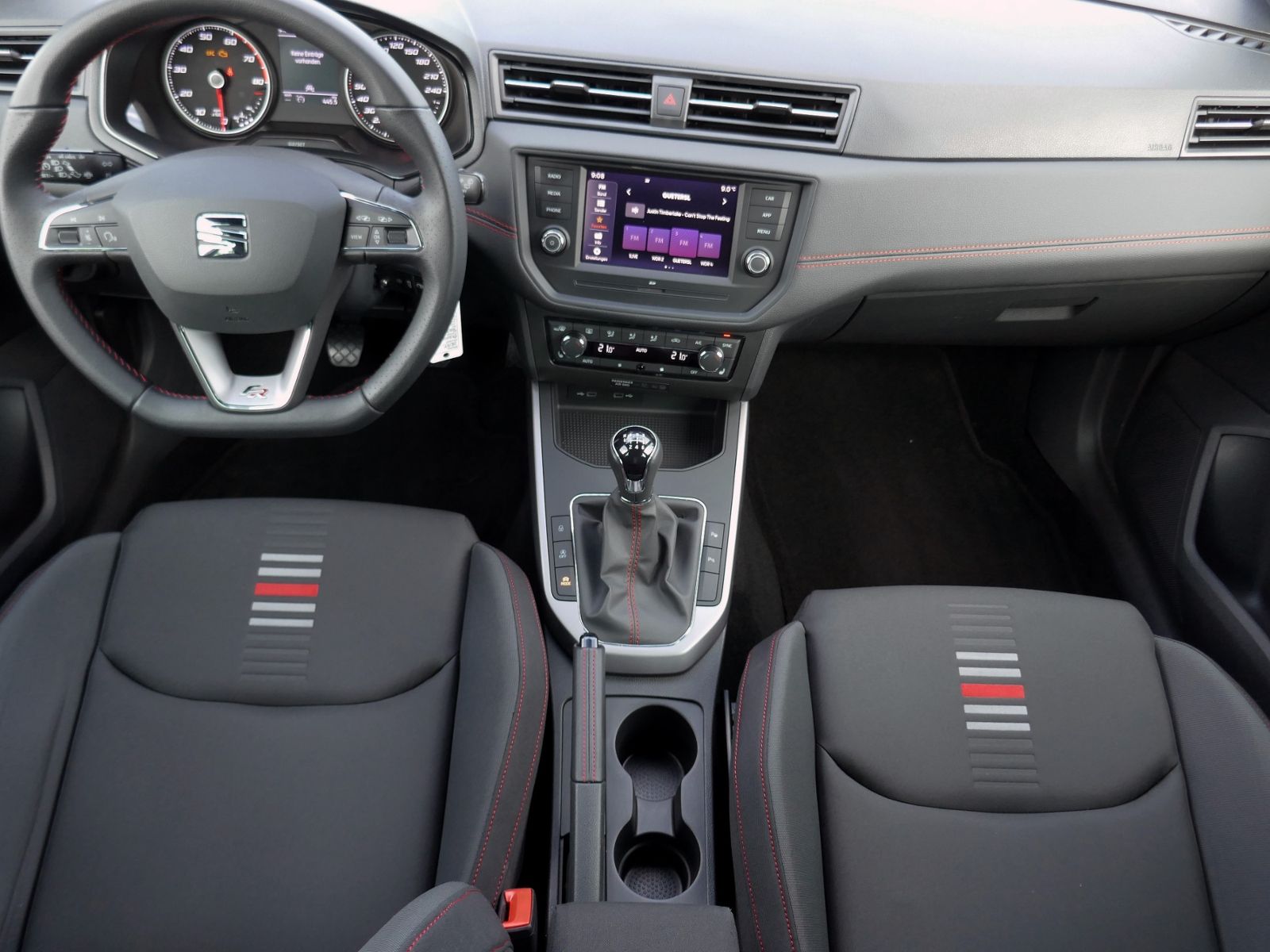 Fahrzeugabbildung SEAT Arona FR 1.0 TSI | RFK GRA