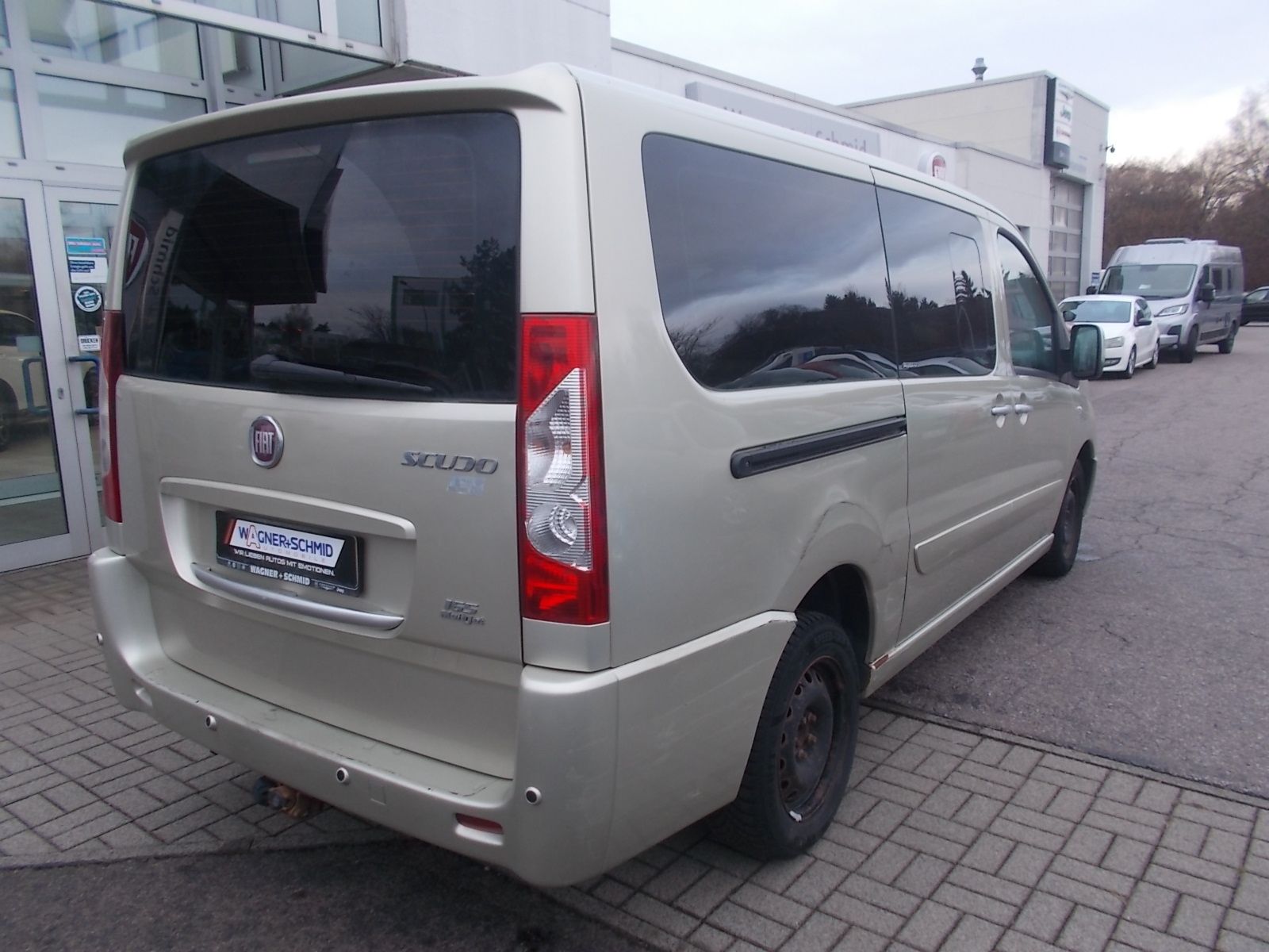 Fahrzeugabbildung Fiat Scudo Panorama Executive 165 Mjet AHK Standheiz.