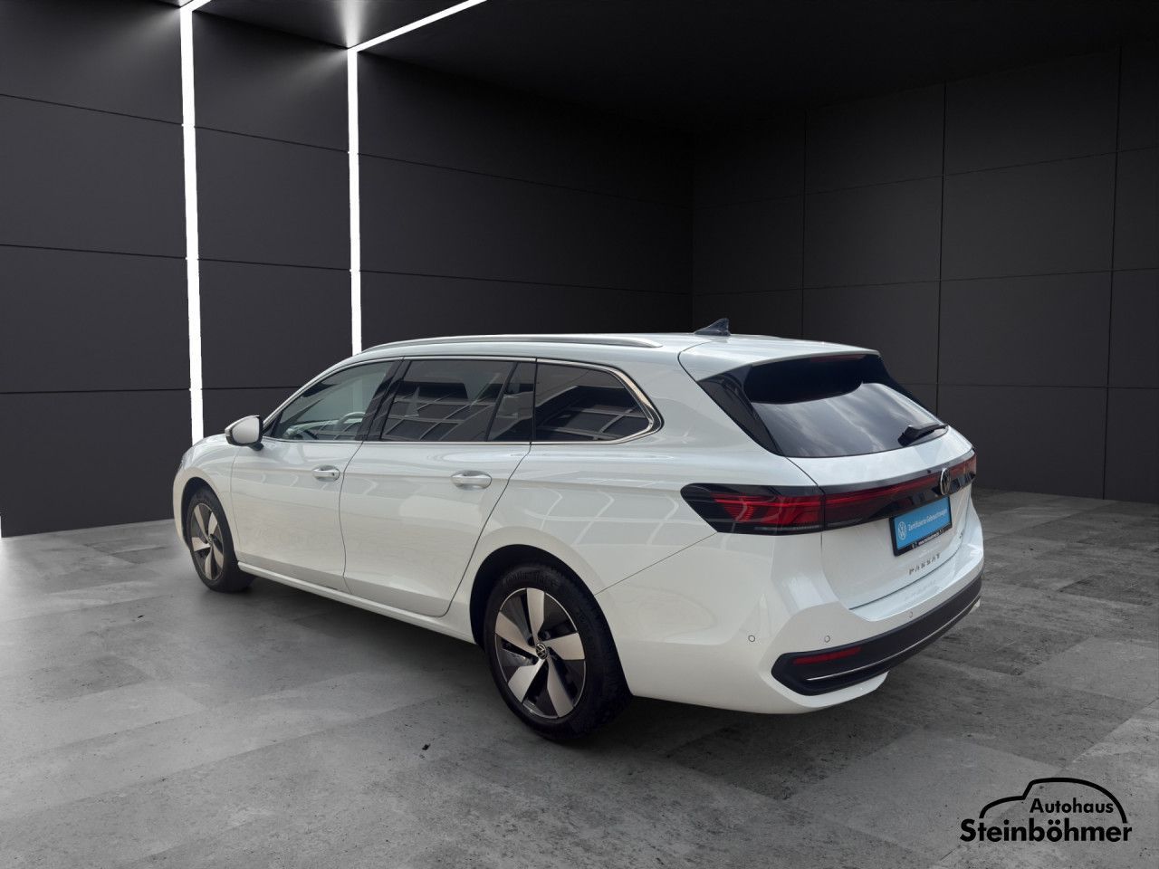 Volkswagen Passat Business 1.5 eTSI DSG LED NAV AHK Navi foto 4