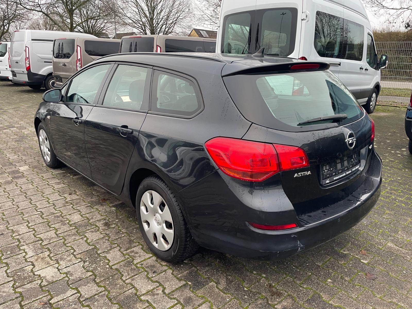 Opel Astra 2012 — photo 5