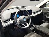 BMW iX1 xDrive30 Kamera - schwarze BMW iX1