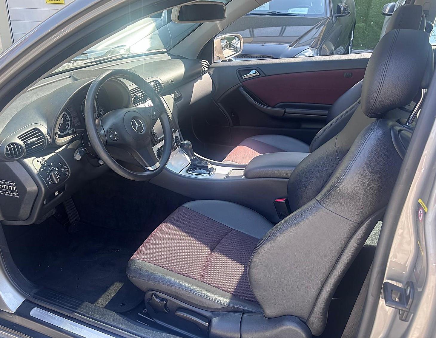 Mercedes-Benz CLC 200 Kompressor Pano Navi Bluetooth Autom.