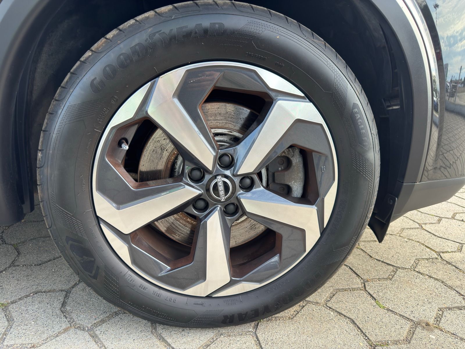 Fahrzeugabbildung Nissan Qashqai 1.5 VC-T N-Connecta*360°Cam*NAVI*eHeck