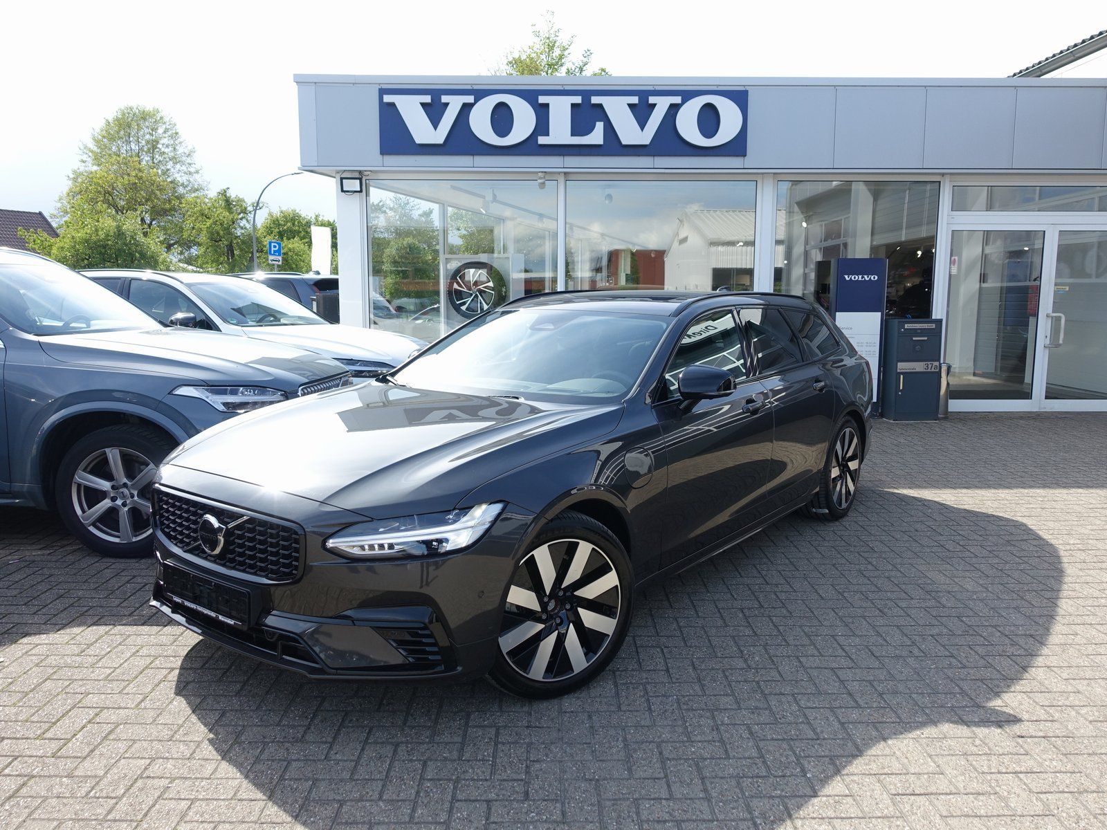 Volvo V90 Plus Dark T6 AWD Plug-in Head-UP Pano 360° foto 1