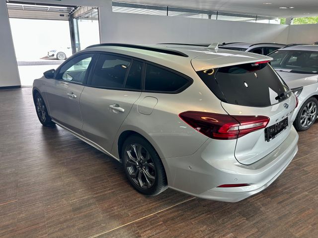 Fahrzeugabbildung Ford Focus Turnier ST-Line