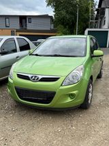 Hyundai i20 Classic - Hyundai i20: Grün