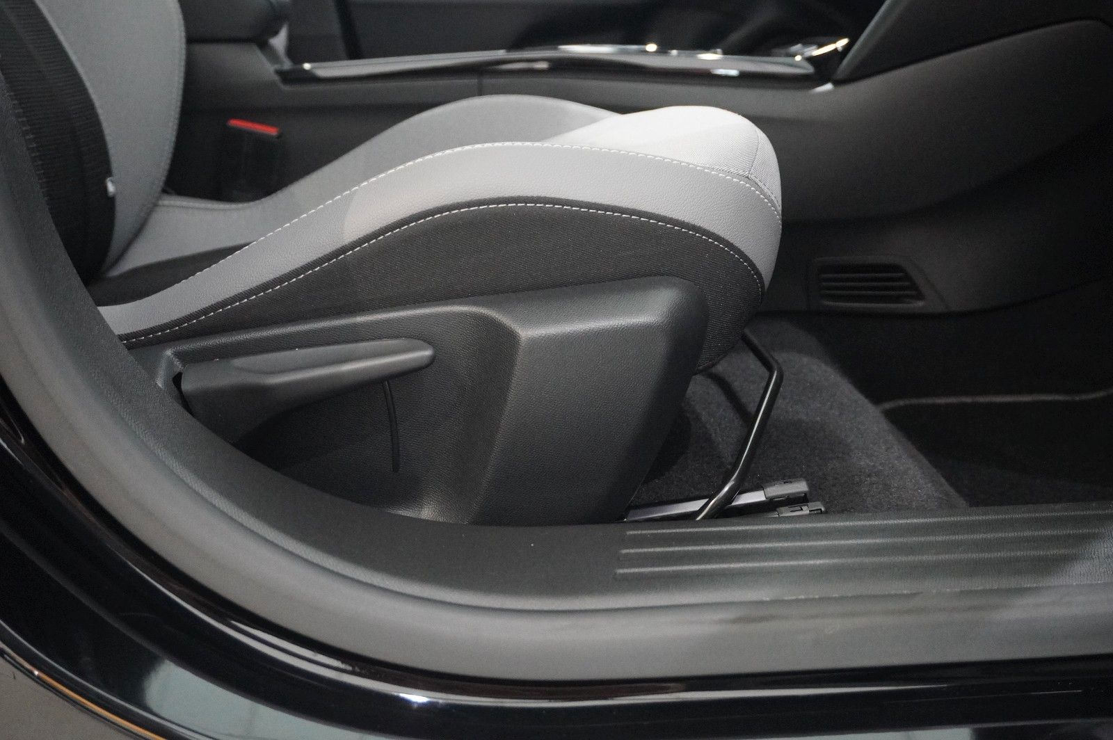 Fahrzeugabbildung Opel Mokka-e ELEGANCE 3-PHASIG NAVI/LED/KAMERA/DAB+