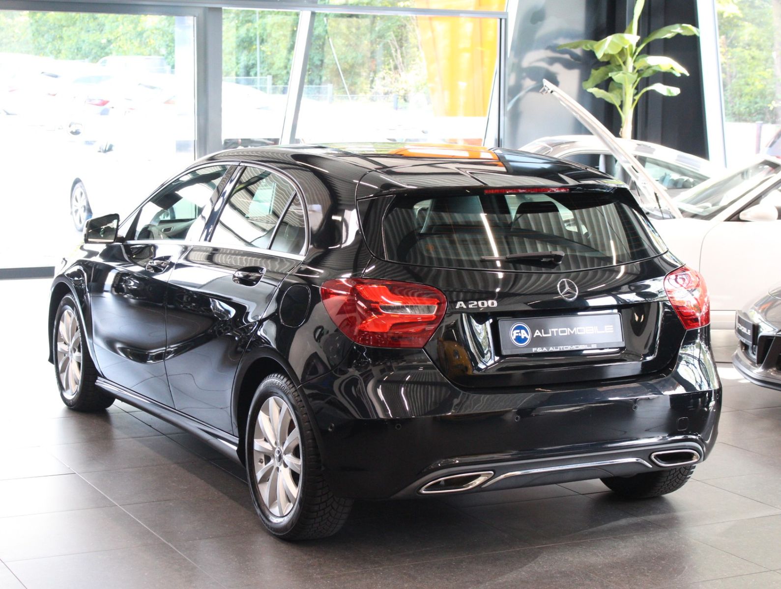 Fahrzeugabbildung Mercedes-Benz A 200 BlueEfficiency Urban 2.Hand+Nur17TKM