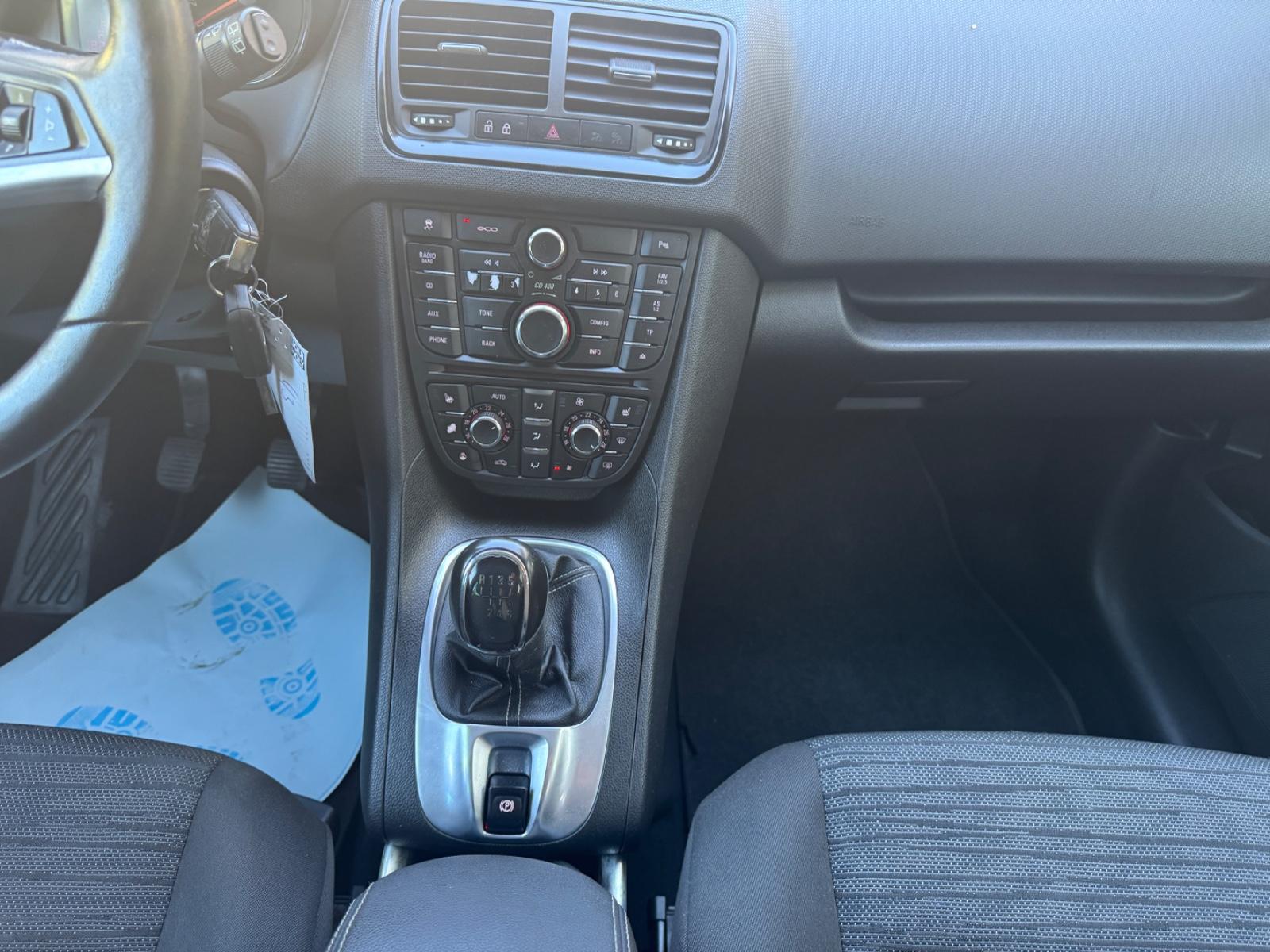 Opel Meriva 2015 — photo 15