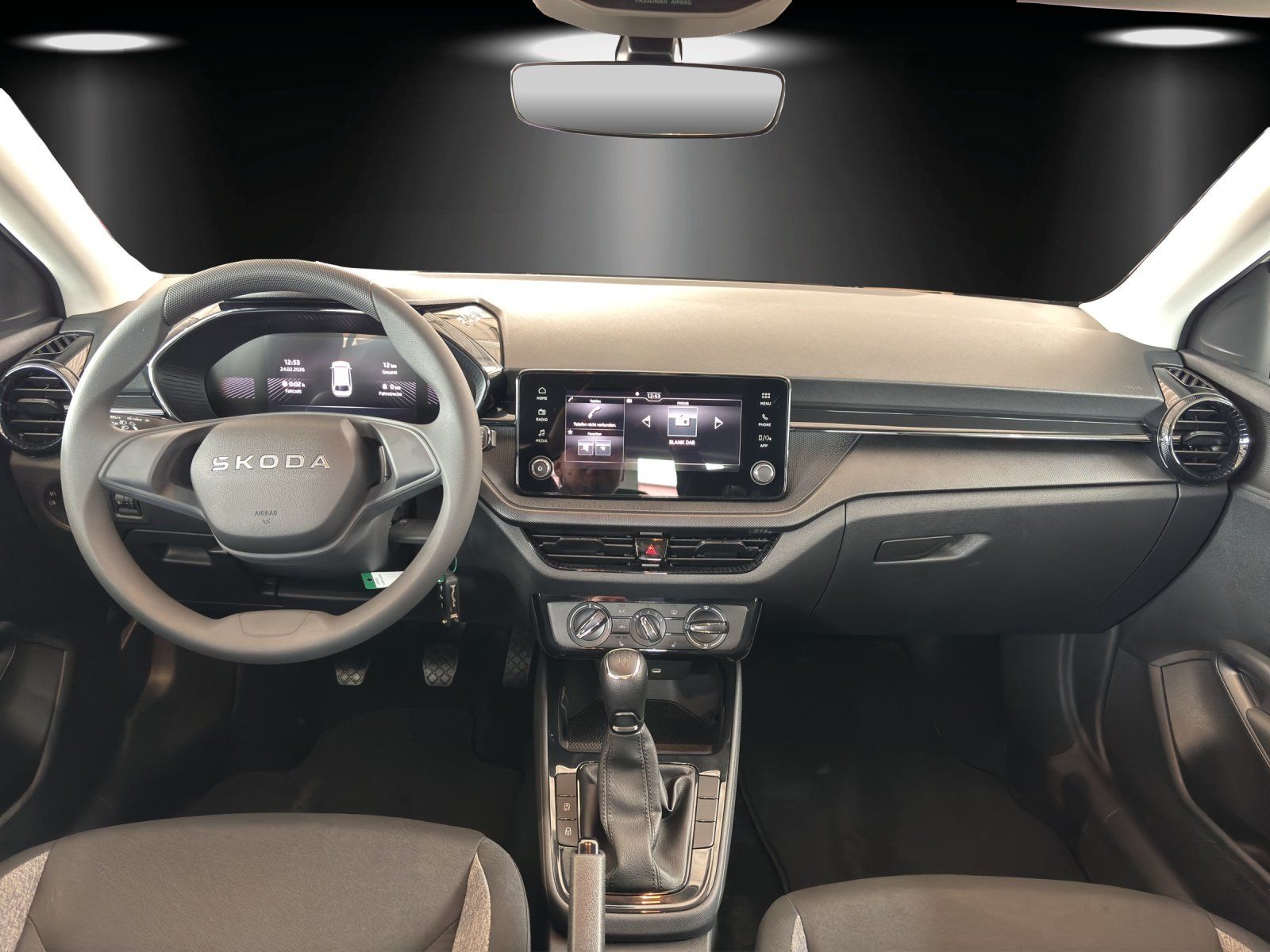 Fahrzeugabbildung SKODA Fabia Essence 1,0 TSI LED+SITZHEIZ+SPURHALTE+PDC