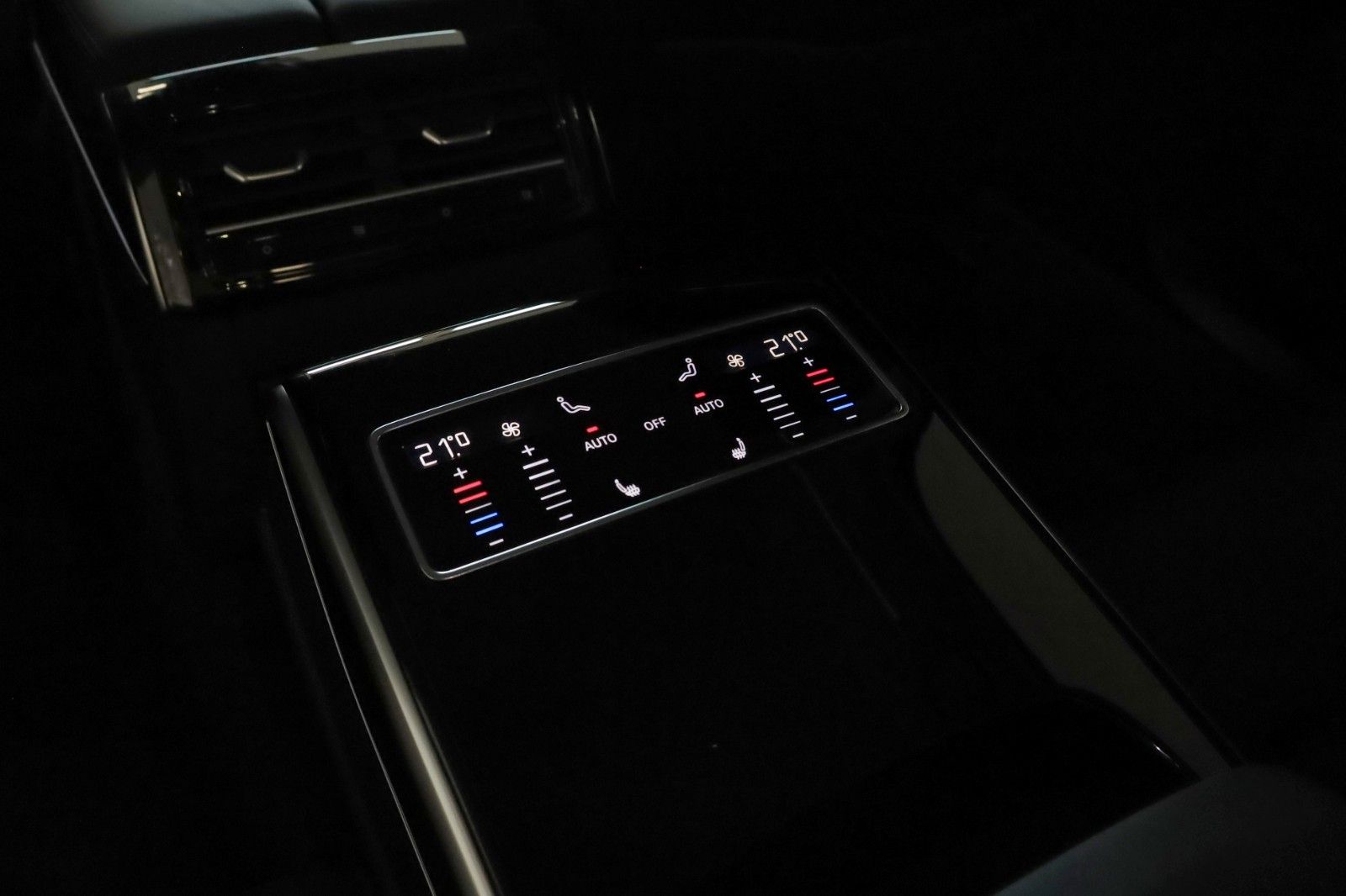 Fahrzeugabbildung Audi A8 50 TDI quattro SPORT HeadUP, SoftClose, B&O