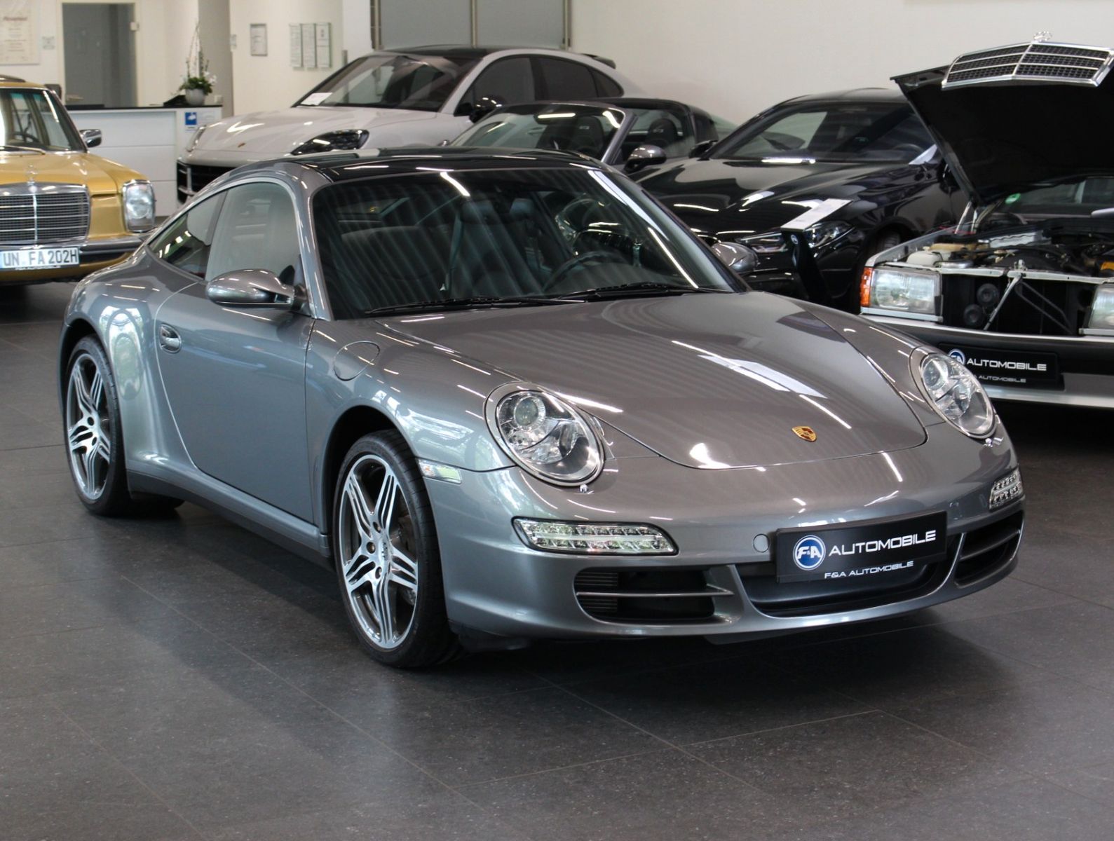 Fahrzeugabbildung Porsche 997 Carrera Targa 4*Bi-Xenon*Navi*Schalter.