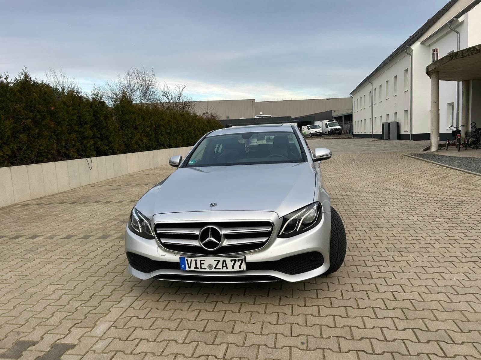 MERCEDES-BENZ Mercedes Benz E 220 d