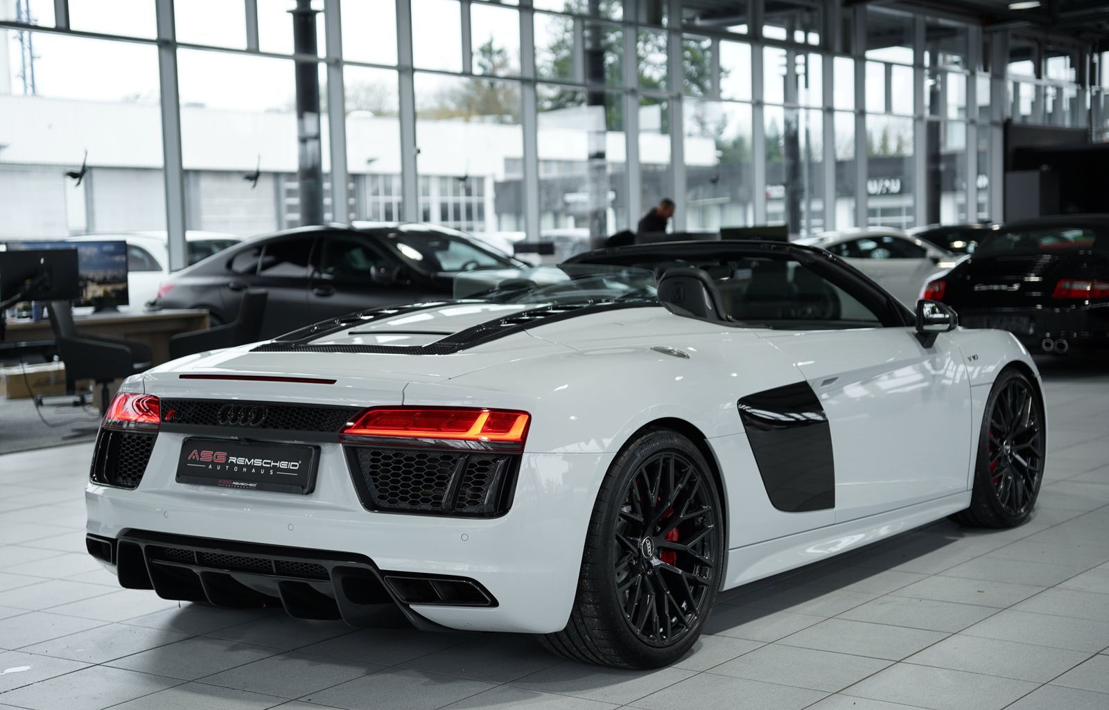 Audi R8