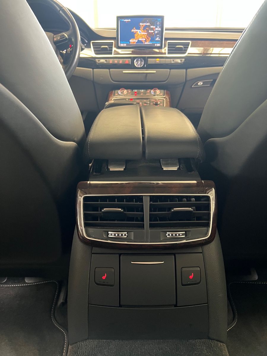 Fahrzeugabbildung Audi A8 3.0 TDI quattro * 20 S LINE ALUFELGEN *