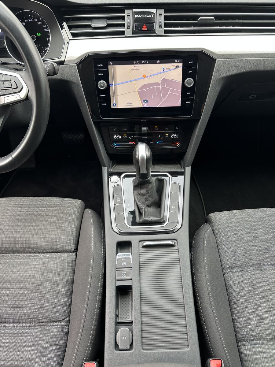 Fahrzeugabbildung Volkswagen Passat Variant 2.0 TDI DSG Business NAV+LED+ACC