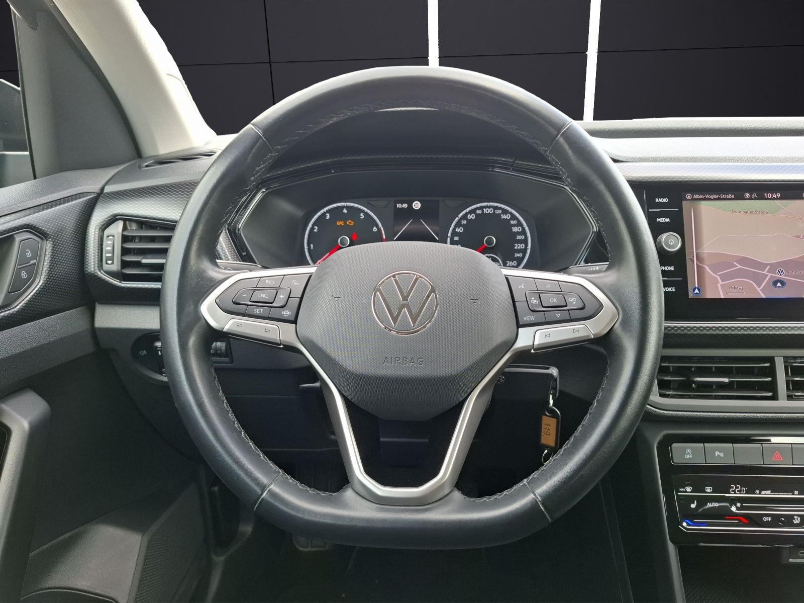 Fahrzeugabbildung Volkswagen T-Cross TSI Life Navi Climatronic RFK SH LM