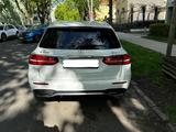 Mercedes-Benz E 400 4MATIC T AMG Line Autom. AMG Line - Mercedes-Benz E 400 in Berlin