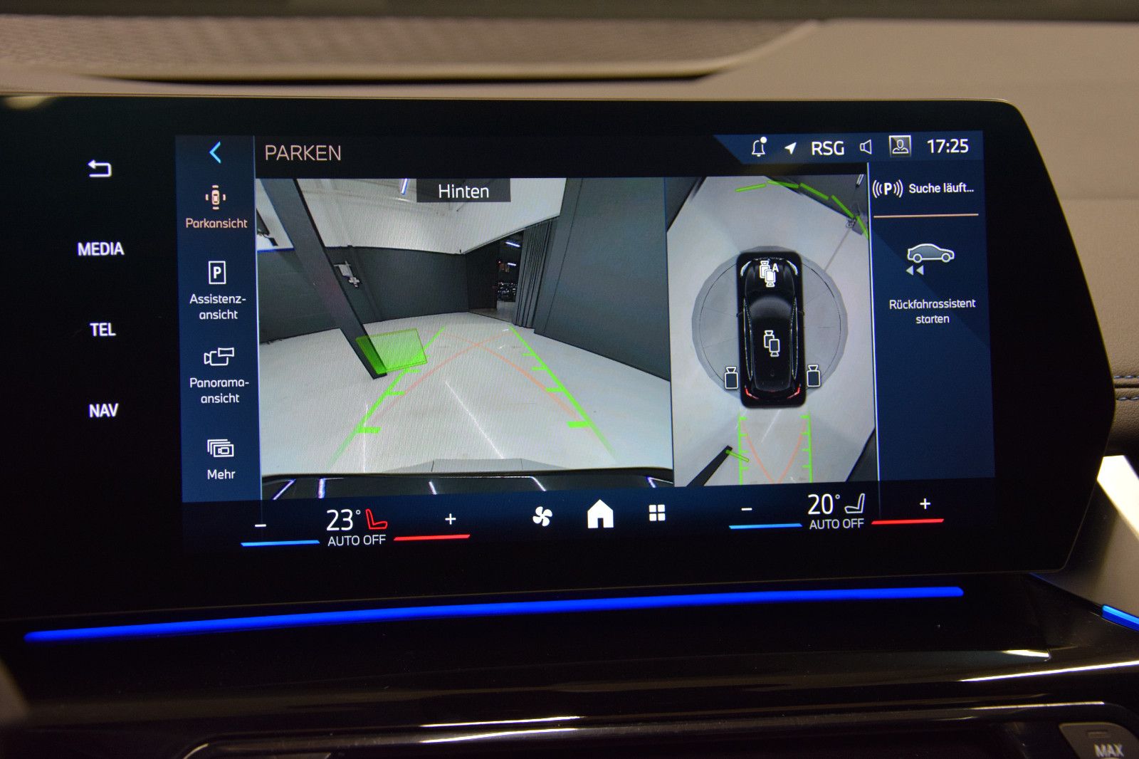 Fahrzeugabbildung BMW 223i Active Tourer xDrive M Sport HuD Pano h/k