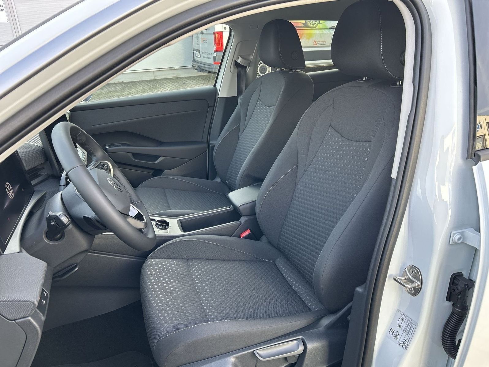 Volkswagen T-Roc - Bild 11