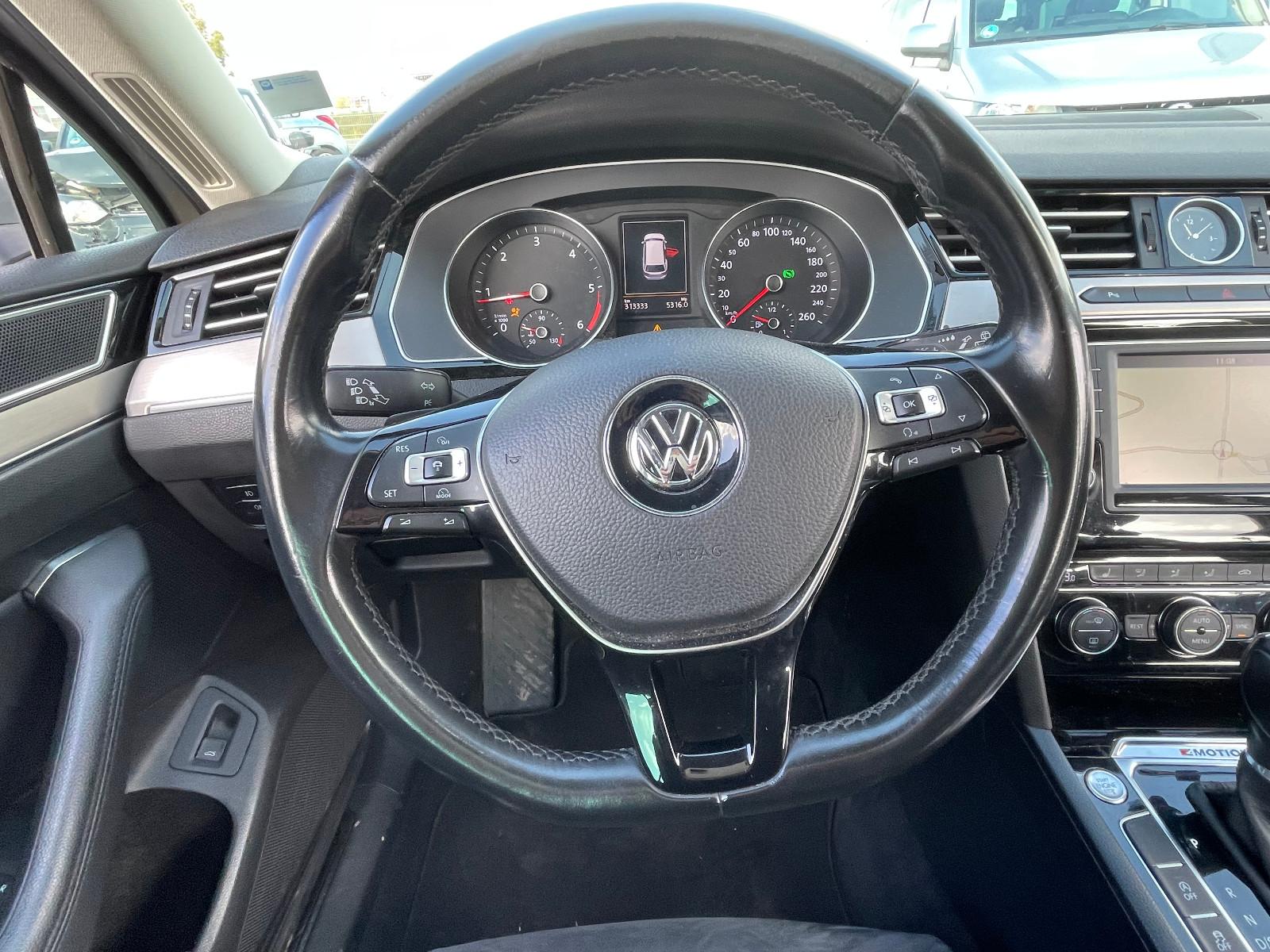 Volkswagen Passat 2015 — photo 37