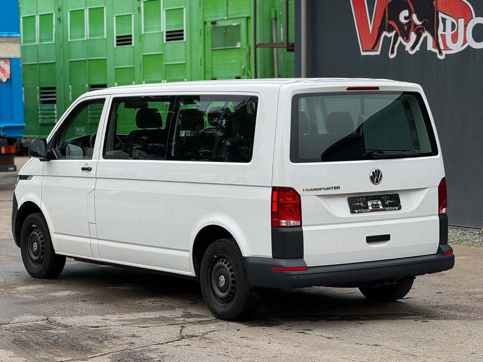 Volkswagen T6.1 Transporter Kombi lang 8 Sitzer Klima imagem 3