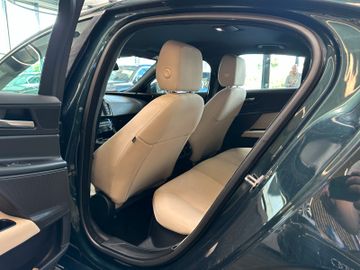 MYAUTOCENTER – Gebraucht- und Jahreswagen mit Werkstattservice in Pfaffenhofen Jaguar XE Pure *LED*Keyless*2-Zonen*Tempo*Navi*