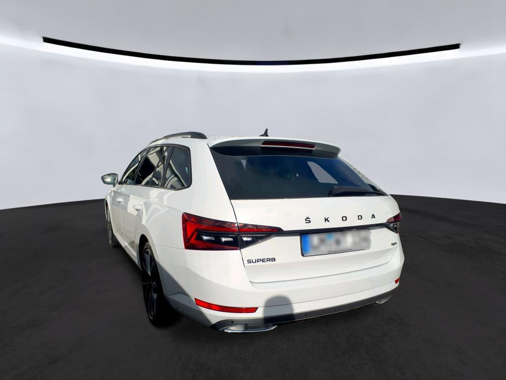 Skoda Superb 2023 г. Белый, пробег 54528 км