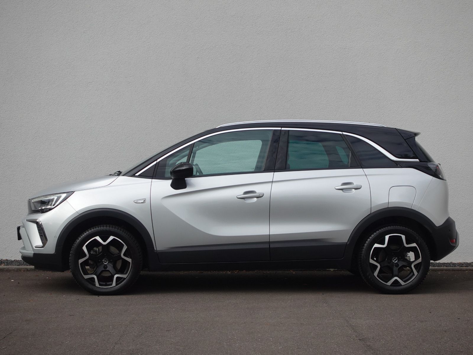 Fahrzeugabbildung Opel Crossland Ultimate 1.2T,Navi,Kamera,Sitzhz,Allw.