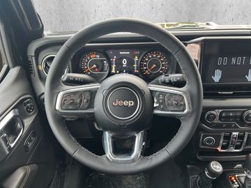 Jeep WRANGLER MY25 Sahara 4x4 AT8 Kam.+KeyLess+LED+LM