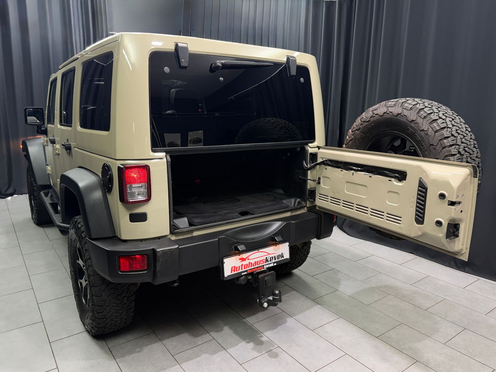 Fahrzeugabbildung Jeep Wrangler Unlimited Rubicon Recon Offroad|Alpine
