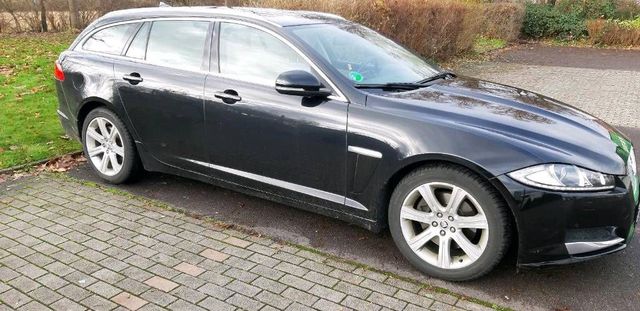 Jaguar XF Sportbrake 2.2 D Automatik schwa...