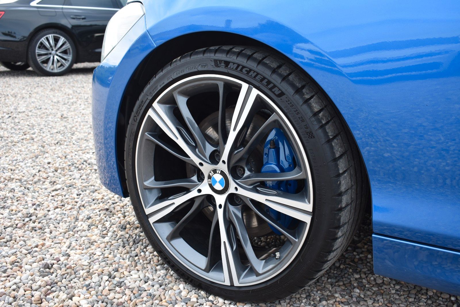 Fahrzeugabbildung BMW BMW M135i xDrive H&K 19 Zoll Navi Prof
