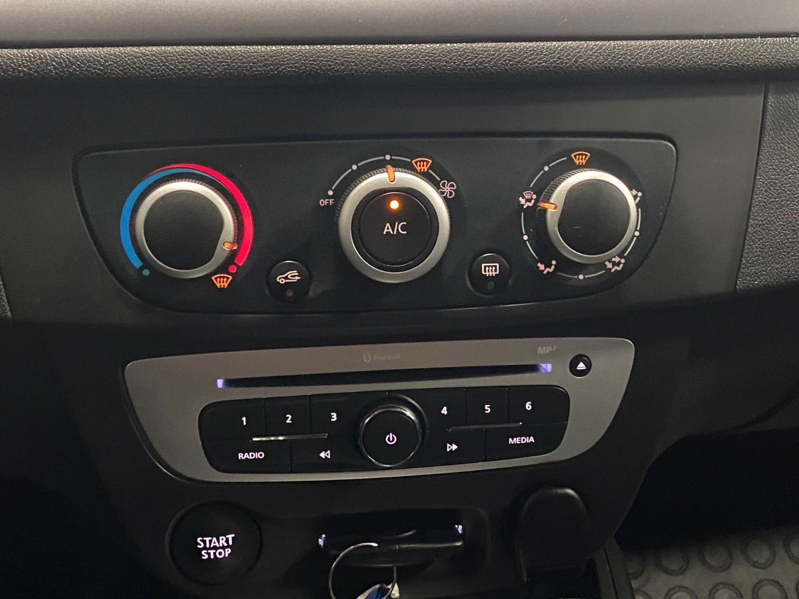 Fahrzeugabbildung Renault Megane Grandtour LIMITED dCi 110+NAVIGATION+AHK+