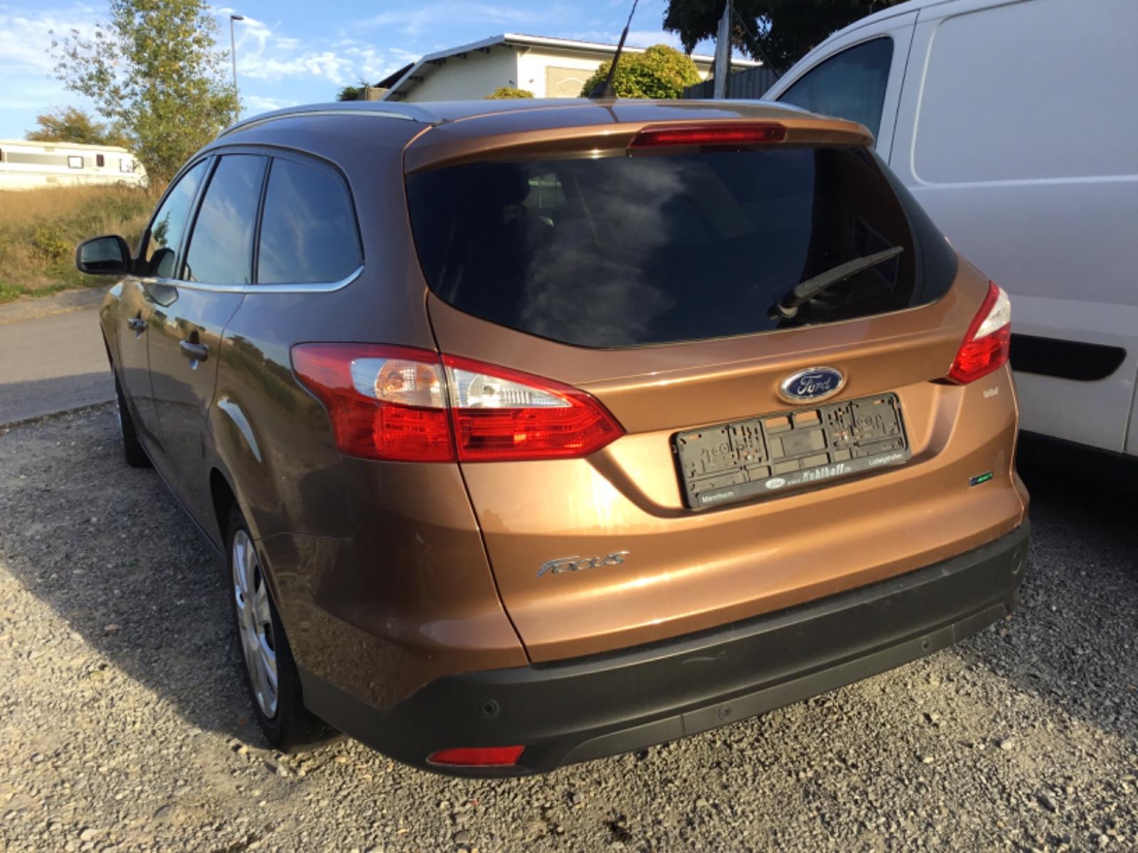Ford Focus 2013 — interior