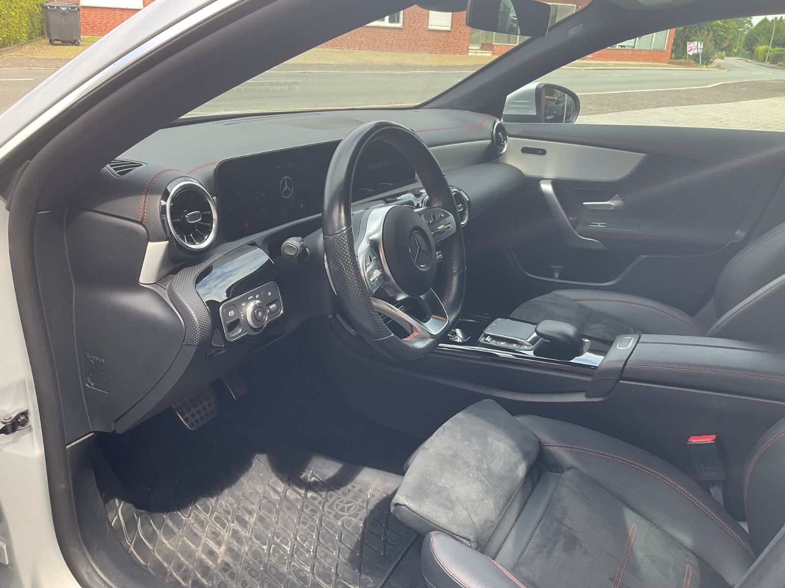 Mercedes-Benz CLA Shooting Brake CLA 200 d AMG Line imagem 2