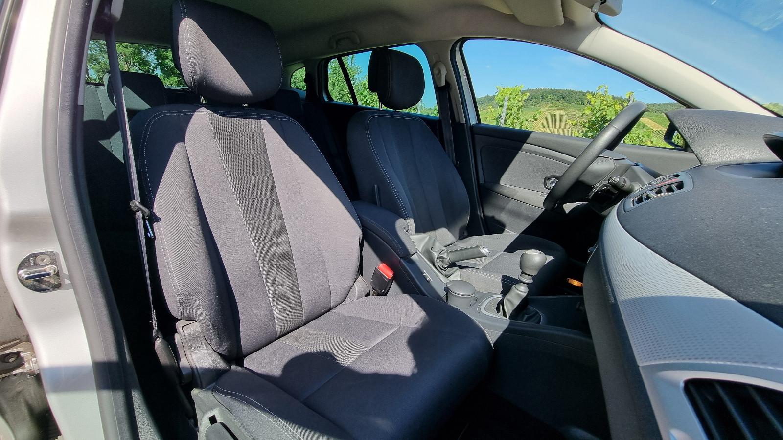 Renault Megane 2011 — photo 14