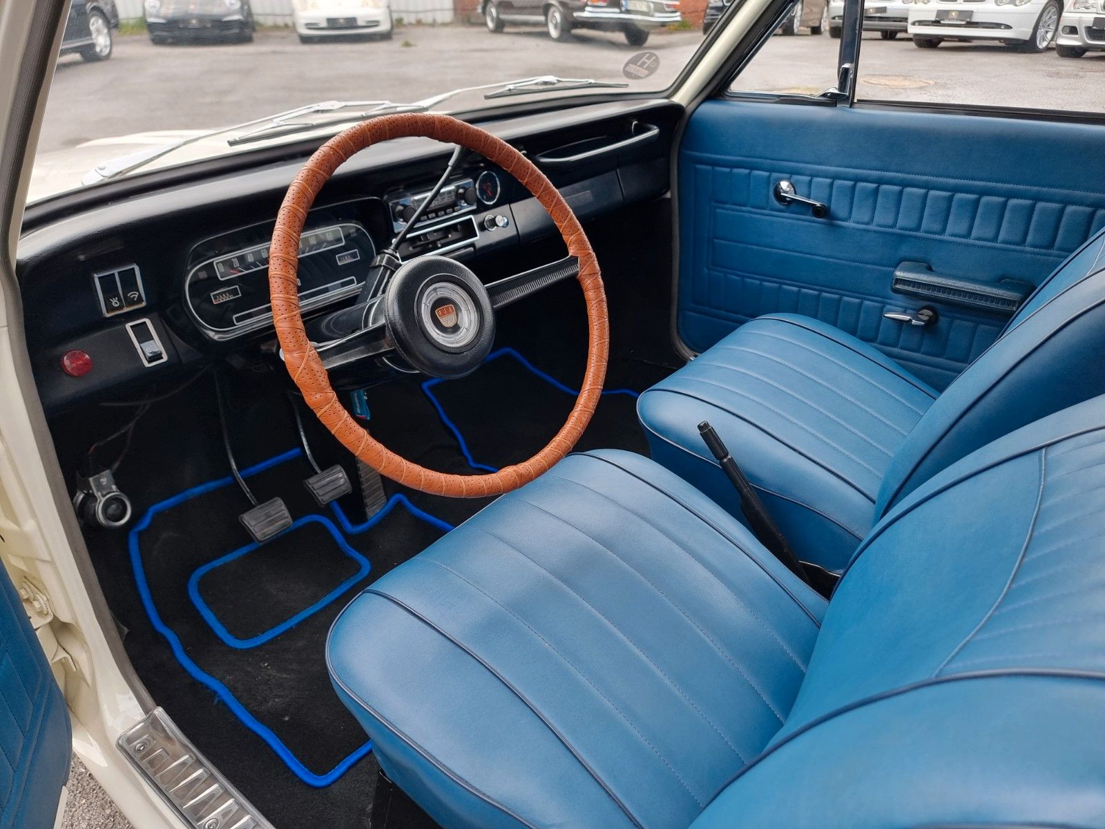 Fahrzeugabbildung Ford Taunus 12m P6/Einmalig schön+Kpl. restauriert