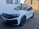 Volkswagen Touareg 3.0 TDI 210 kW 4M R-Line/PANO/AHK/LUFTF. - Volkswagen Touareg aus 2025