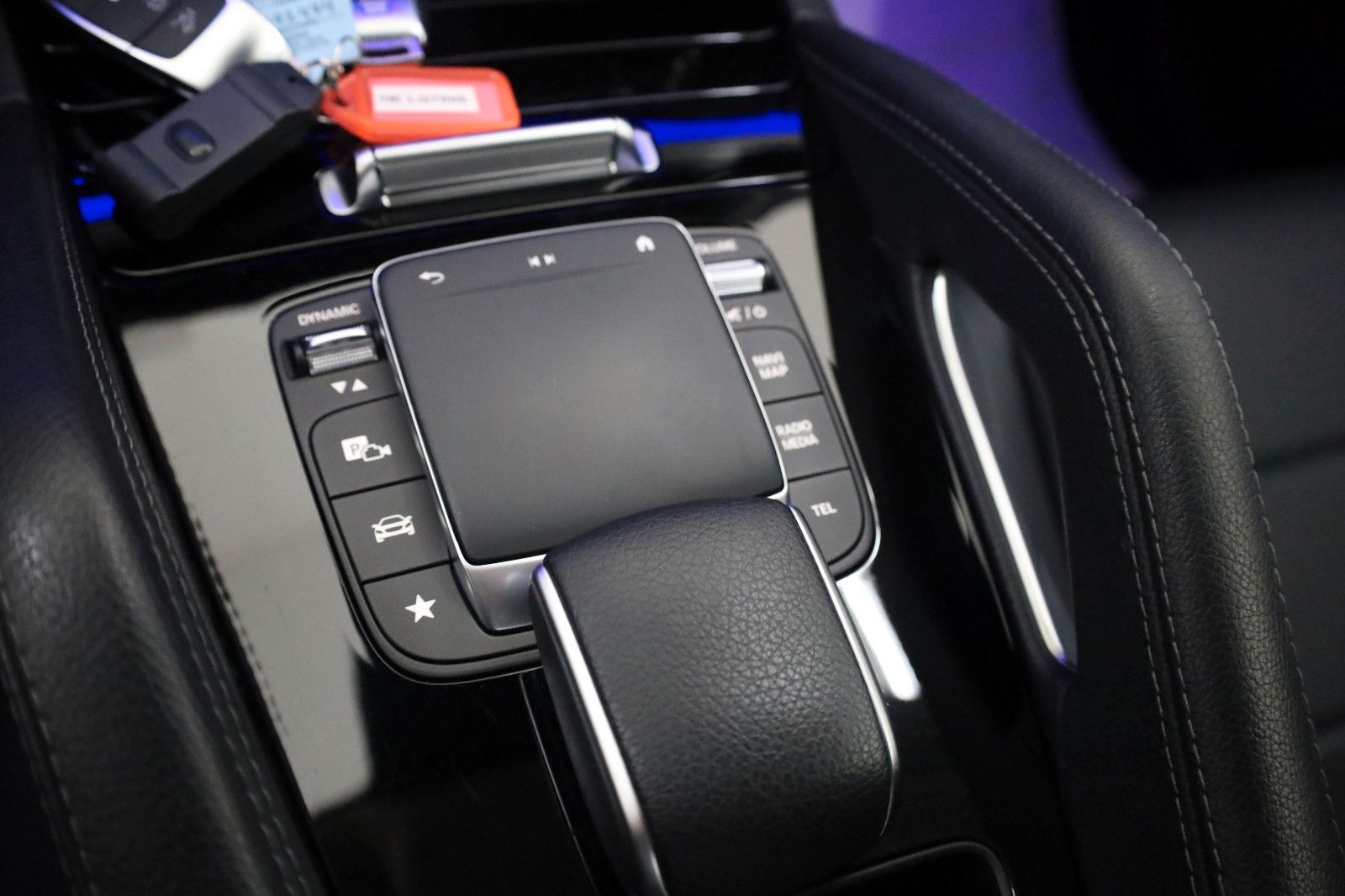 Fahrzeugabbildung Mercedes-Benz GLE 350e 4M AMG Line Leder,Navi,Park/Night-P,AHK