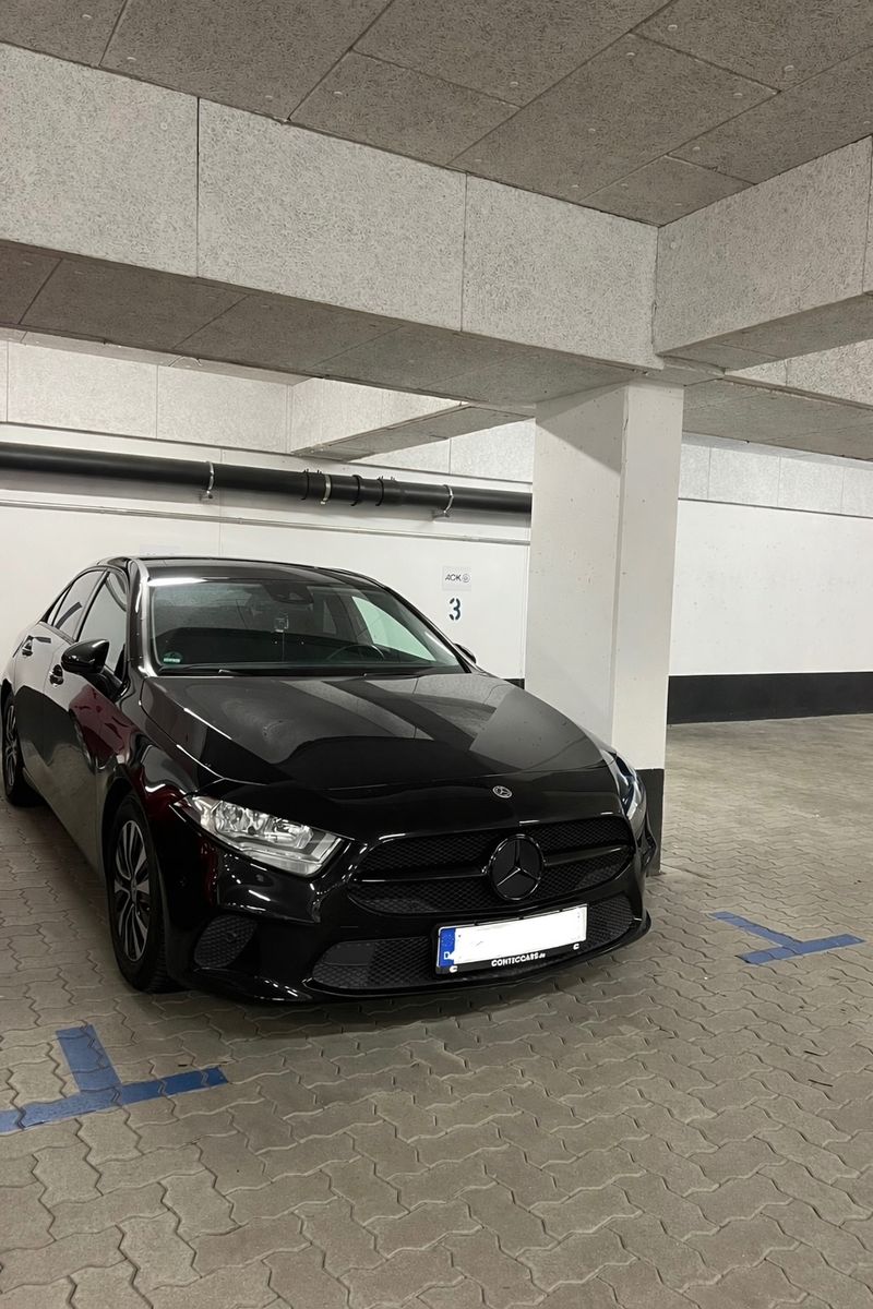 MERCEDES-BENZ A 180 d -