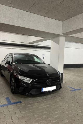 MERCEDES-BENZ A 180 d -